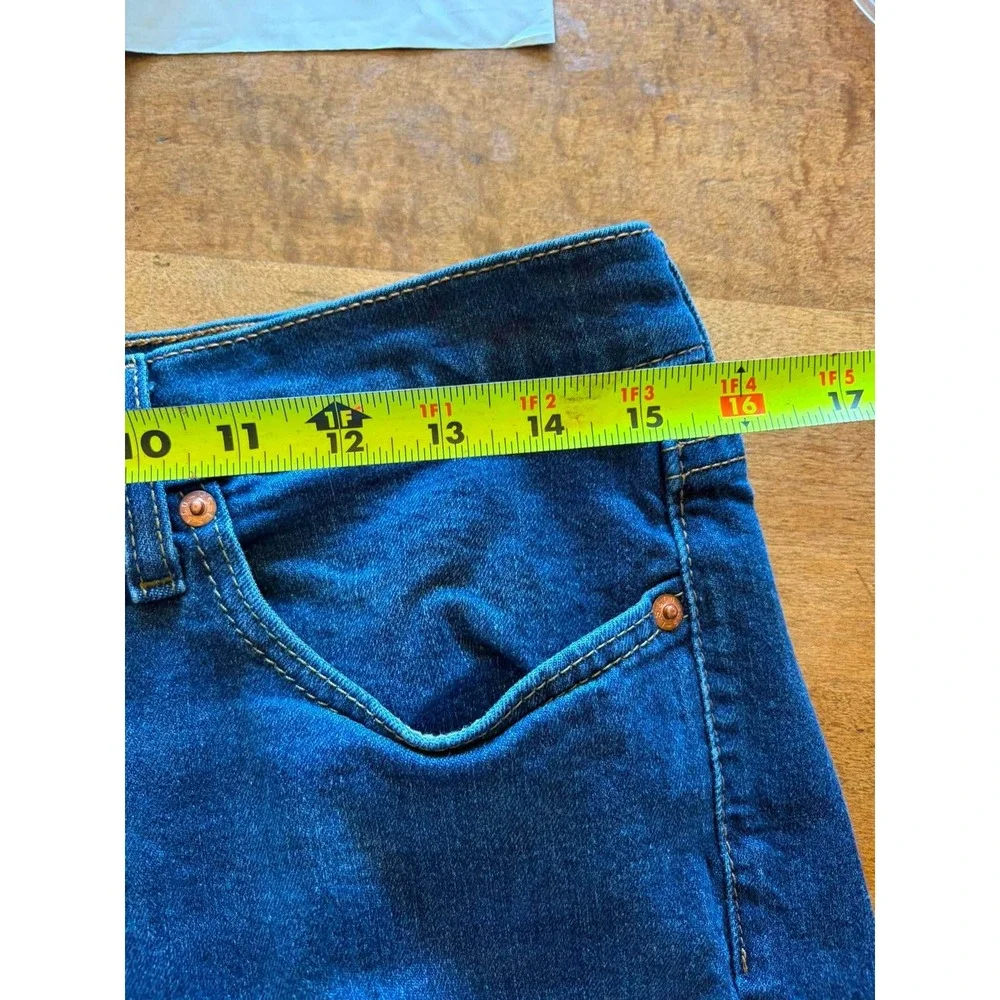 Levis measurements waist